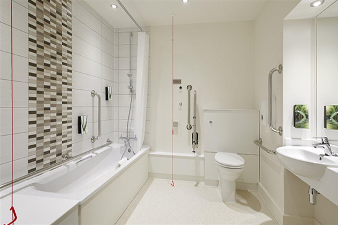 Premier Inn Premier Inn Bagshot Kültér fotó