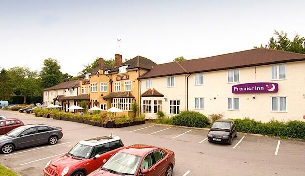 Premier Inn Premier Inn Bagshot Kültér fotó